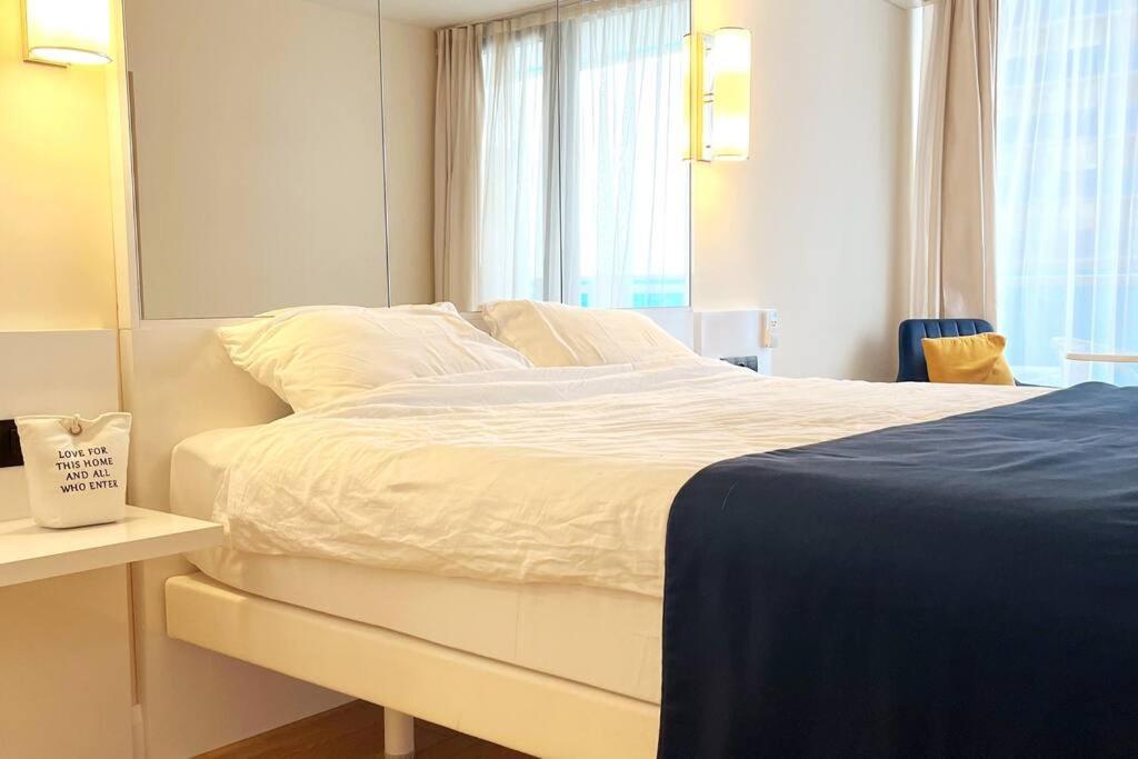 1-Bedroom Studio Apartment In Orbi City - Side Seaview Batumi Eksteriør bilde